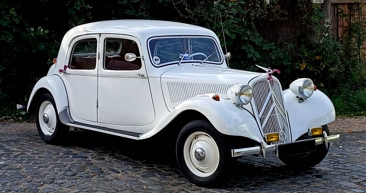 Foto: Citroen 11CV Cabrio - Die legendre Gangster Limousine in Paris