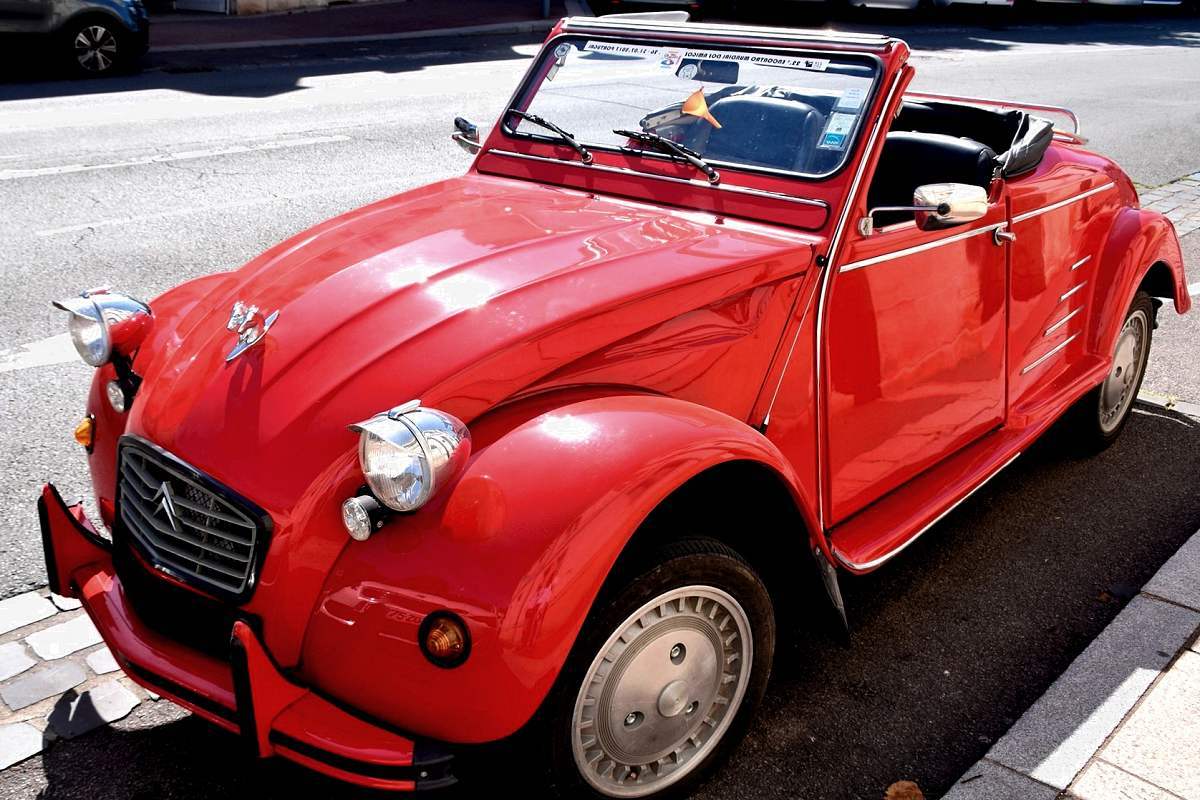 Foto: Citroen 2CV Cabrio - Die legendre Ente