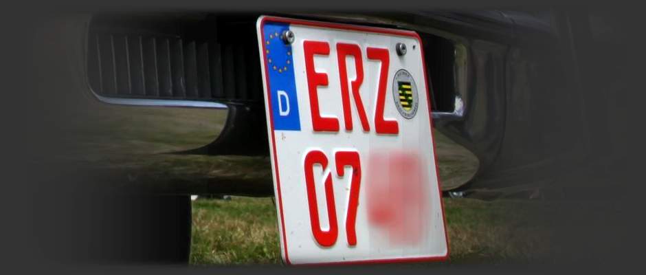 Foto: Rotes 07er Wechsel-Kennzeichen für historische Fahrzeuge